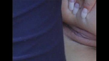 Bionda normale ragazzo strano vestito