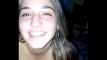 L'adolescente seduce corpo sexy caldo