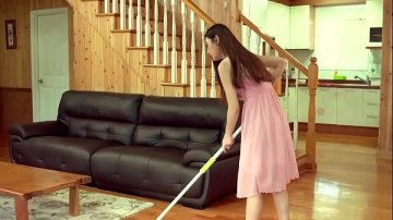 L'asiatica industriosa viene scopata capofamiglia